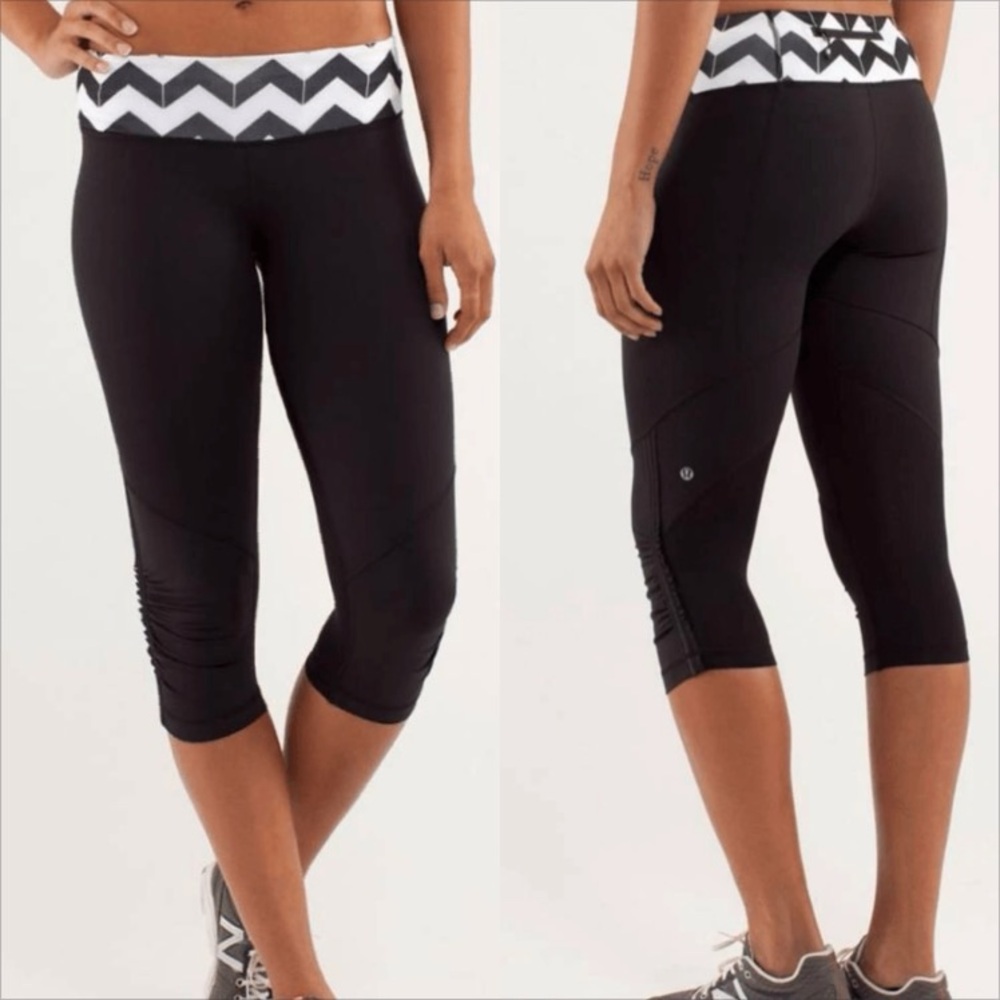 Lululemon Run for Your Life Crop chevron White/ Black, women’s size 2